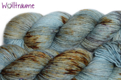 Molly High Twist Seetang, handgefärbte Wolle von wollträume